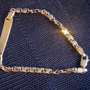 10kt gold bracelet almost new!name plate